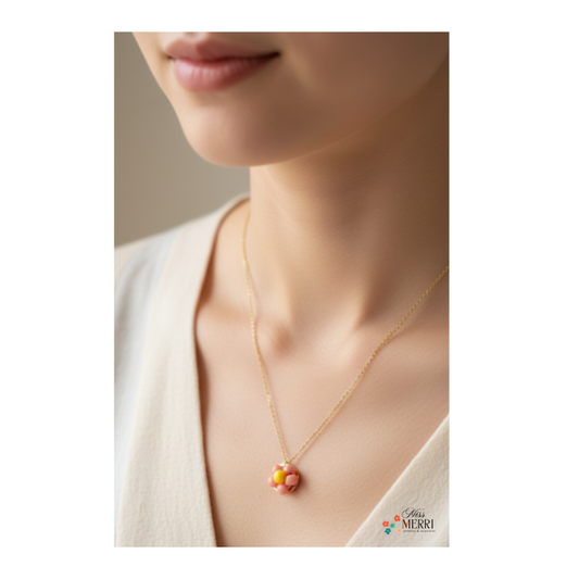Blooming Daisy Pendant Necklace