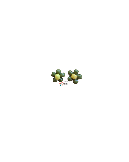 Forest Bloom Daisy Earstuds