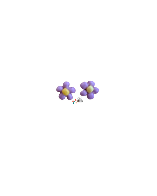 Lavender Bloom Daisy Studs